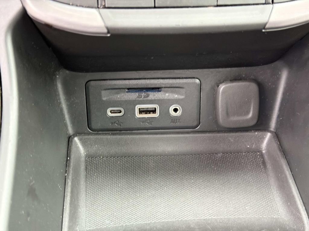 Used 2023 GMC Terrain AT4 image 29