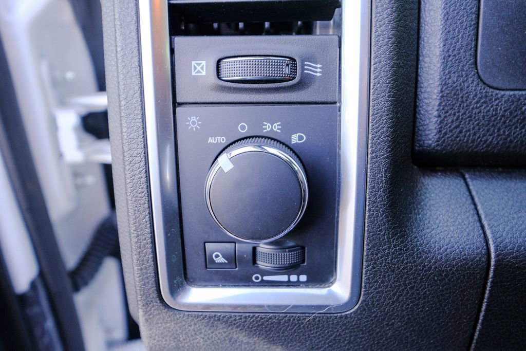 Used 2024 RAM 1500 Classic Warlock image 33