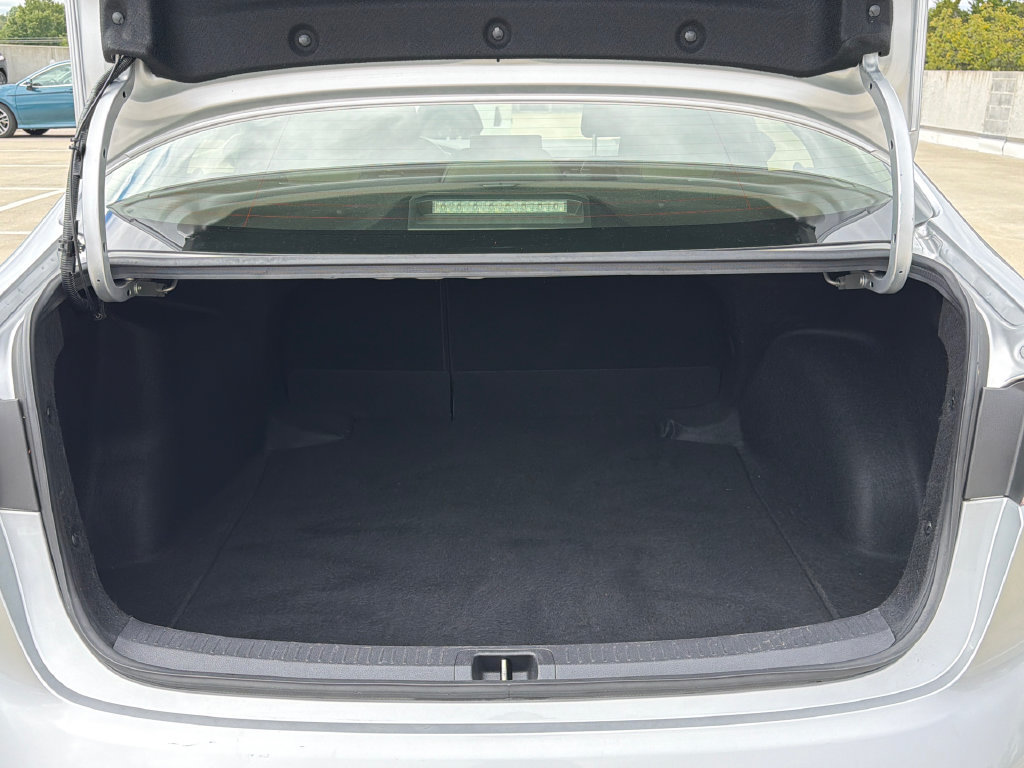 Used 2025 Toyota Corolla LE FWD image 6