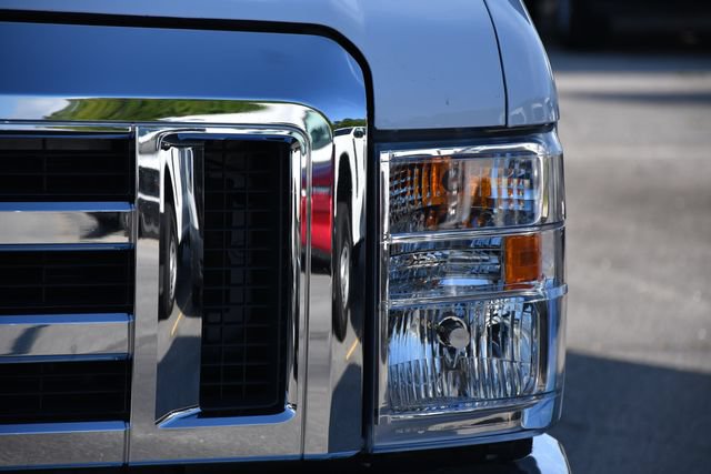 Used 2023 Ford E-450 and Econoline 450 Super Duty w/ Power Windows & Locks Group RWD image 10