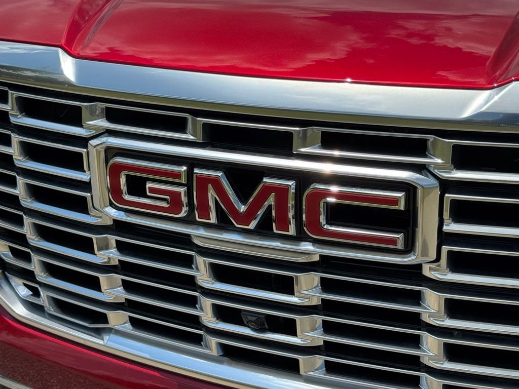 New 2025 GMC Yukon XL Denali w/ Denali Reserve Package image 7
