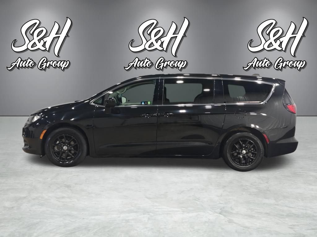 Used 2023 Chrysler Voyager LX FWD image 14