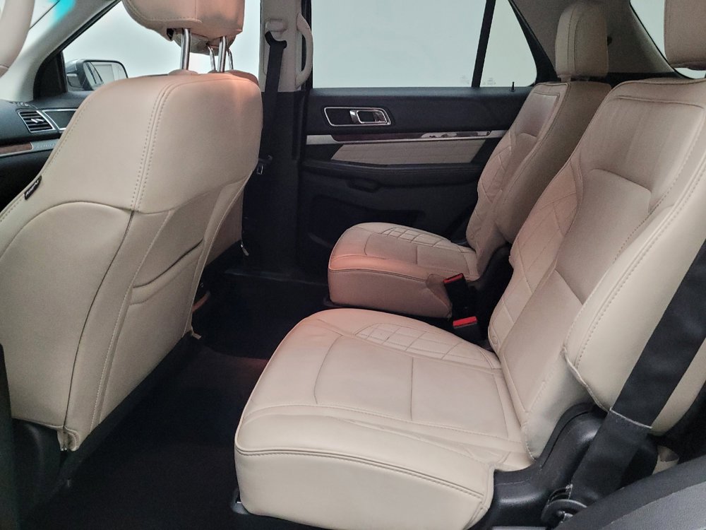 Used 2016 Ford Explorer Platinum AWD/4WD image 18