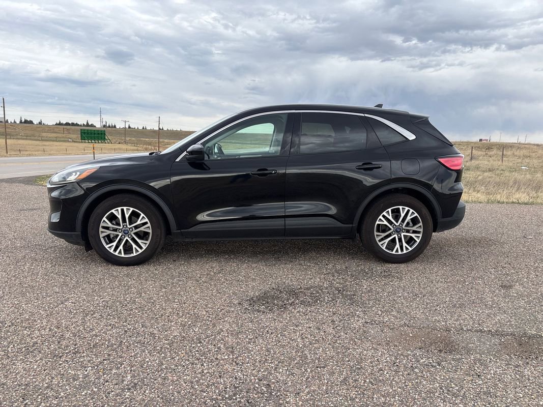 Used 2022 Ford Escape SEL image 2