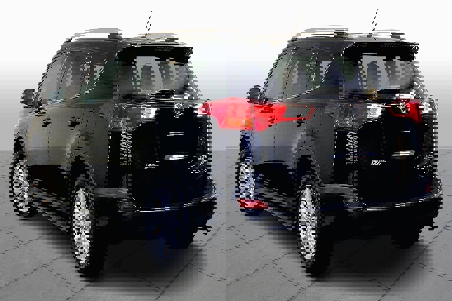 Used 2015 Toyota RAV4 Limited image 11