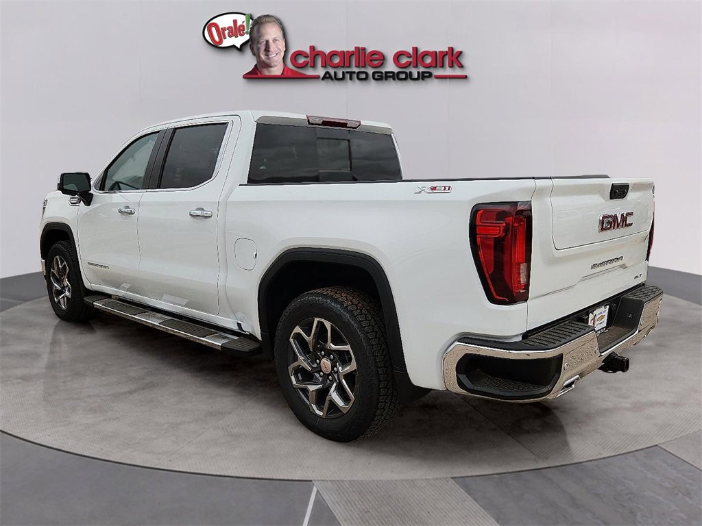 New 2025 GMC Sierra 1500 SLT image 3