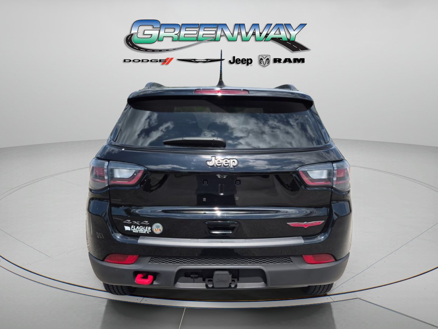 Used 2023 Jeep Compass Trailhawk w/ Trailhawk Elite Group AWD/4WD image 2
