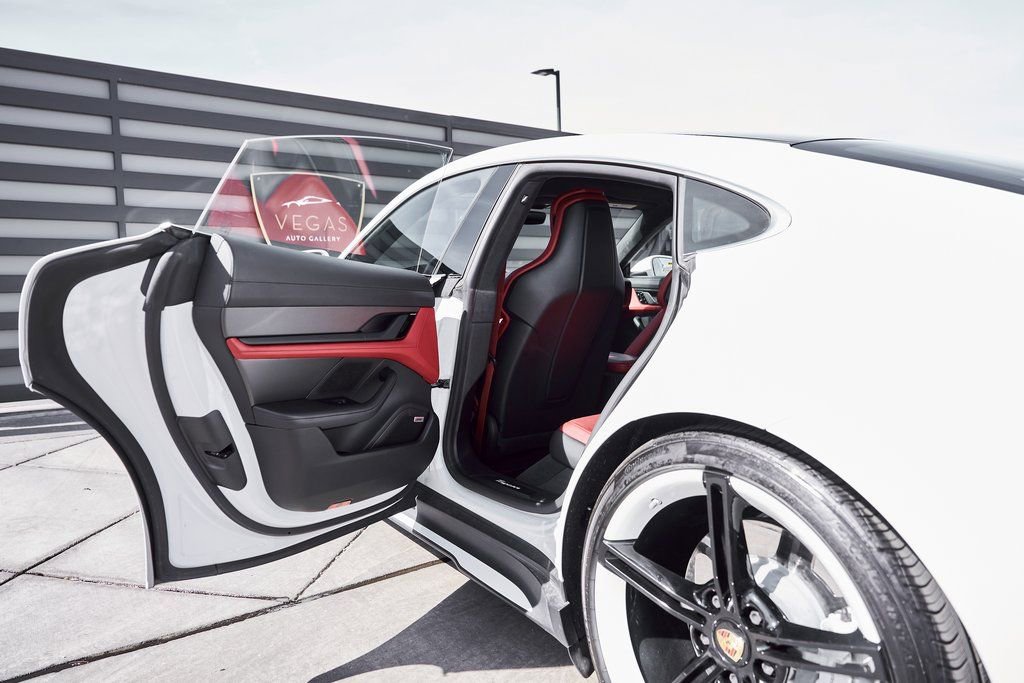Used 2020 Porsche Taycan Turbo image 28