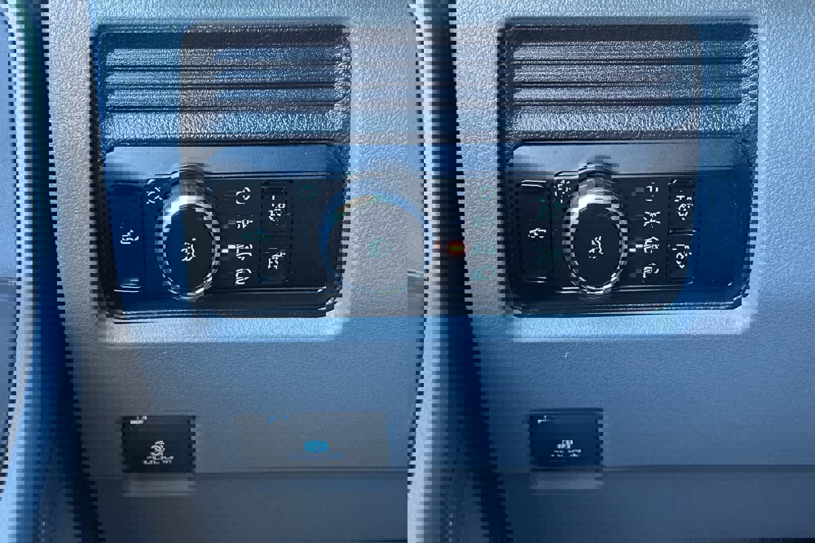 Used 2024 Ford F250 XLT w/ FX4 Off-Road Package image 27