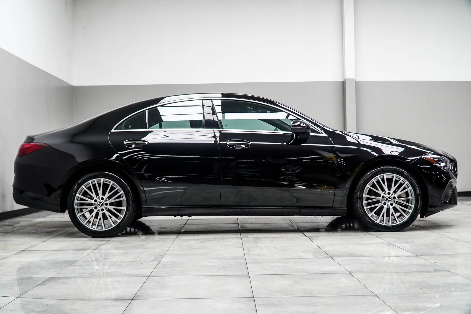 Used 2025 Mercedes-Benz CLA 250 image 6