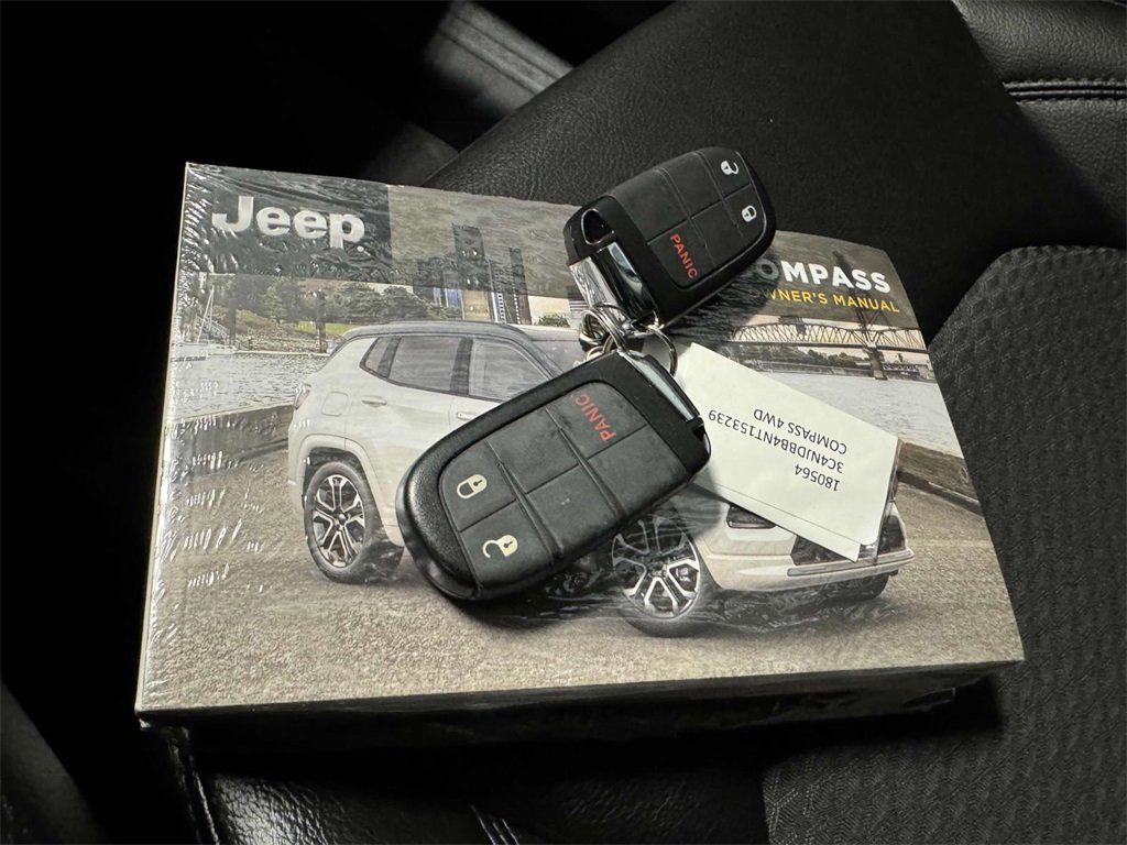 Used 2022 Jeep Compass Latitude image 31