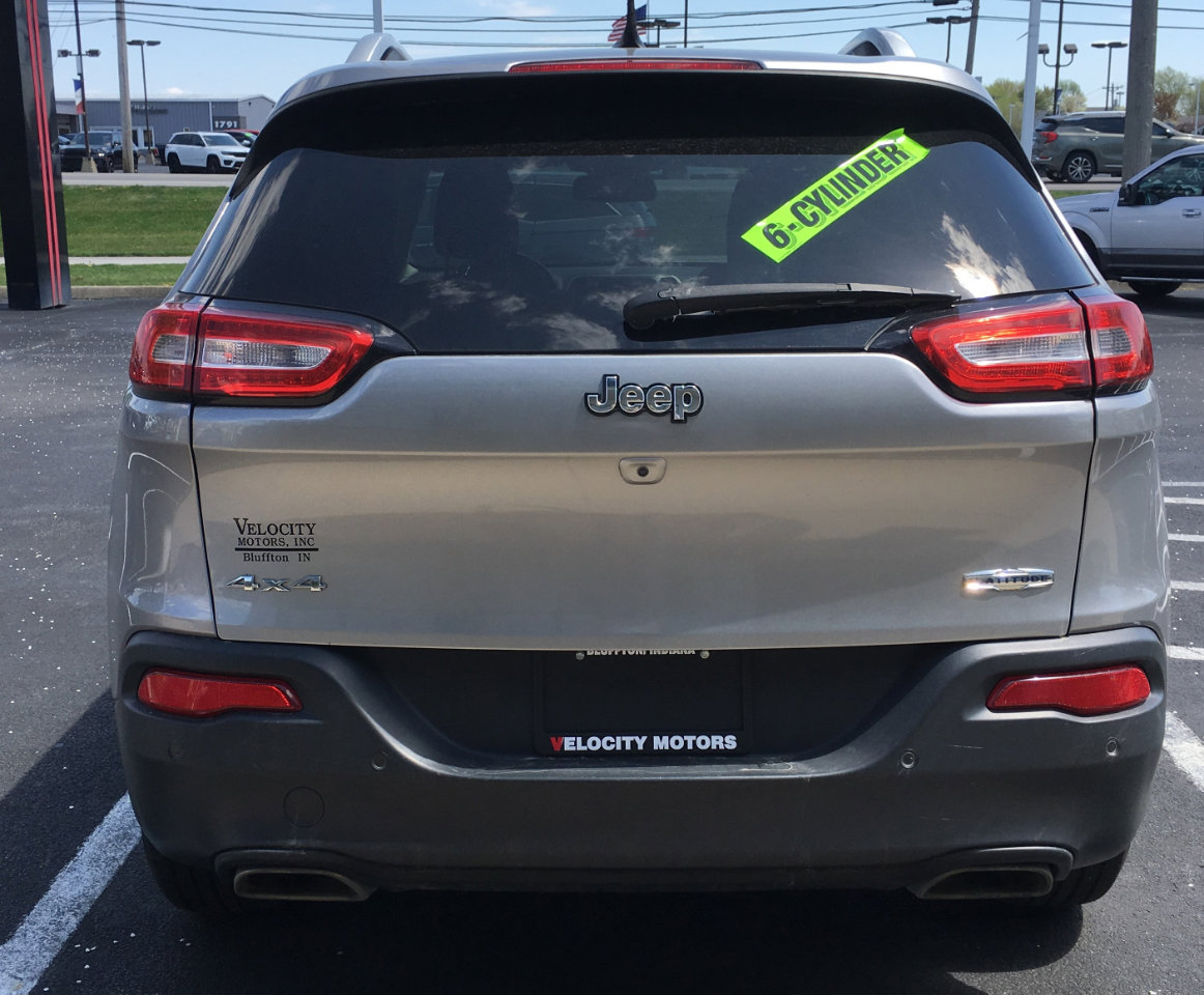 Used 2017 Jeep Cherokee Latitude w/ Safety/Convenience Group image 5