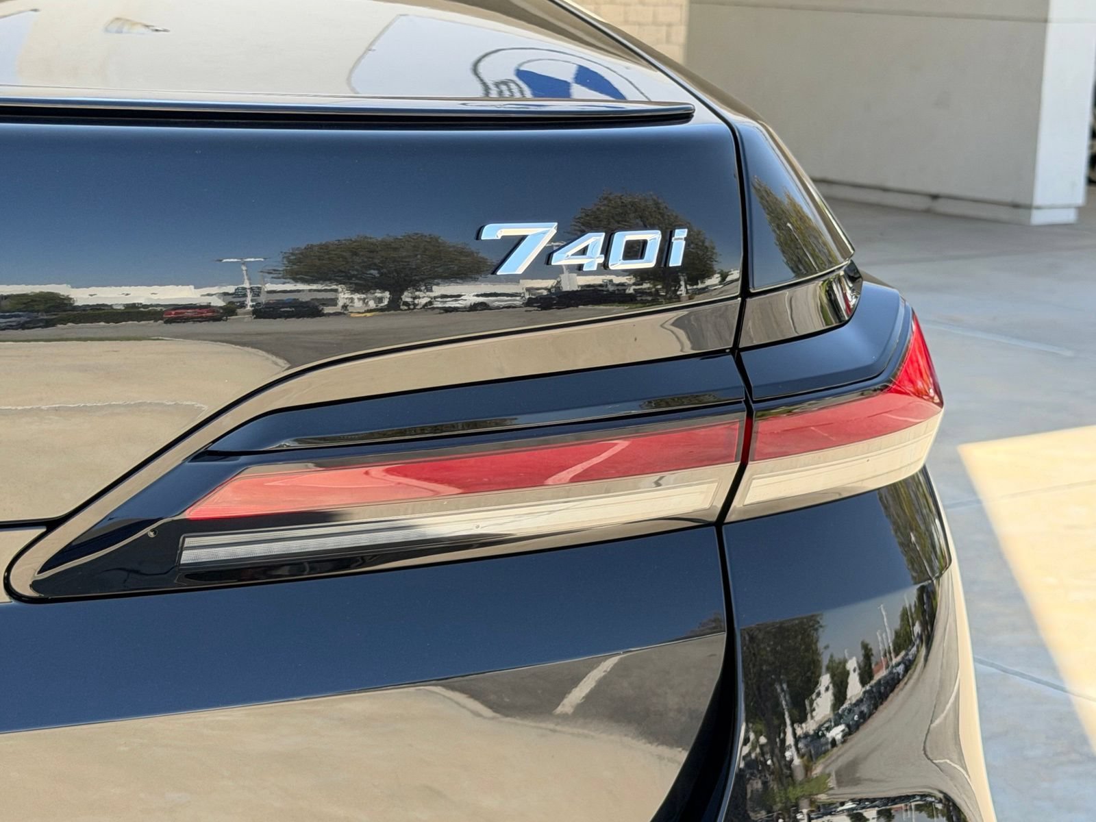 Used 2025 BMW 740i xDrive w/ Premium Package AWD/4WD image 16