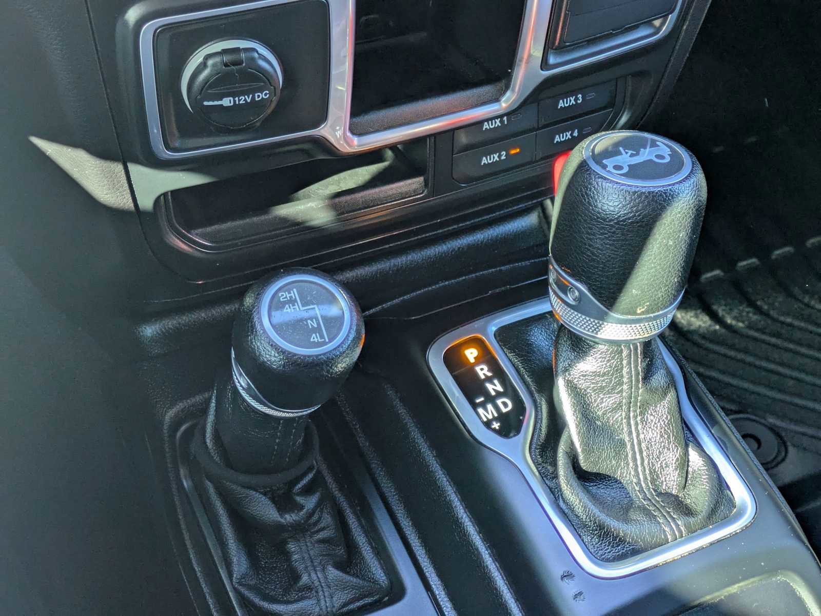 Used 2018 Jeep Wrangler Unlimited Sport image 29