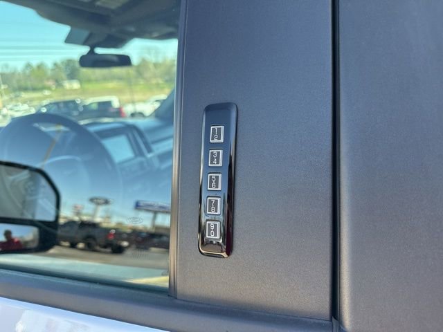Used 2022 Ford F450 XLT w/ XLT Value Package image 14