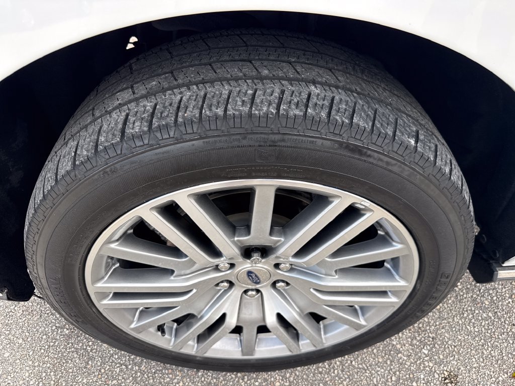 Used 2023 Ford Expedition Limited RWD image 14
