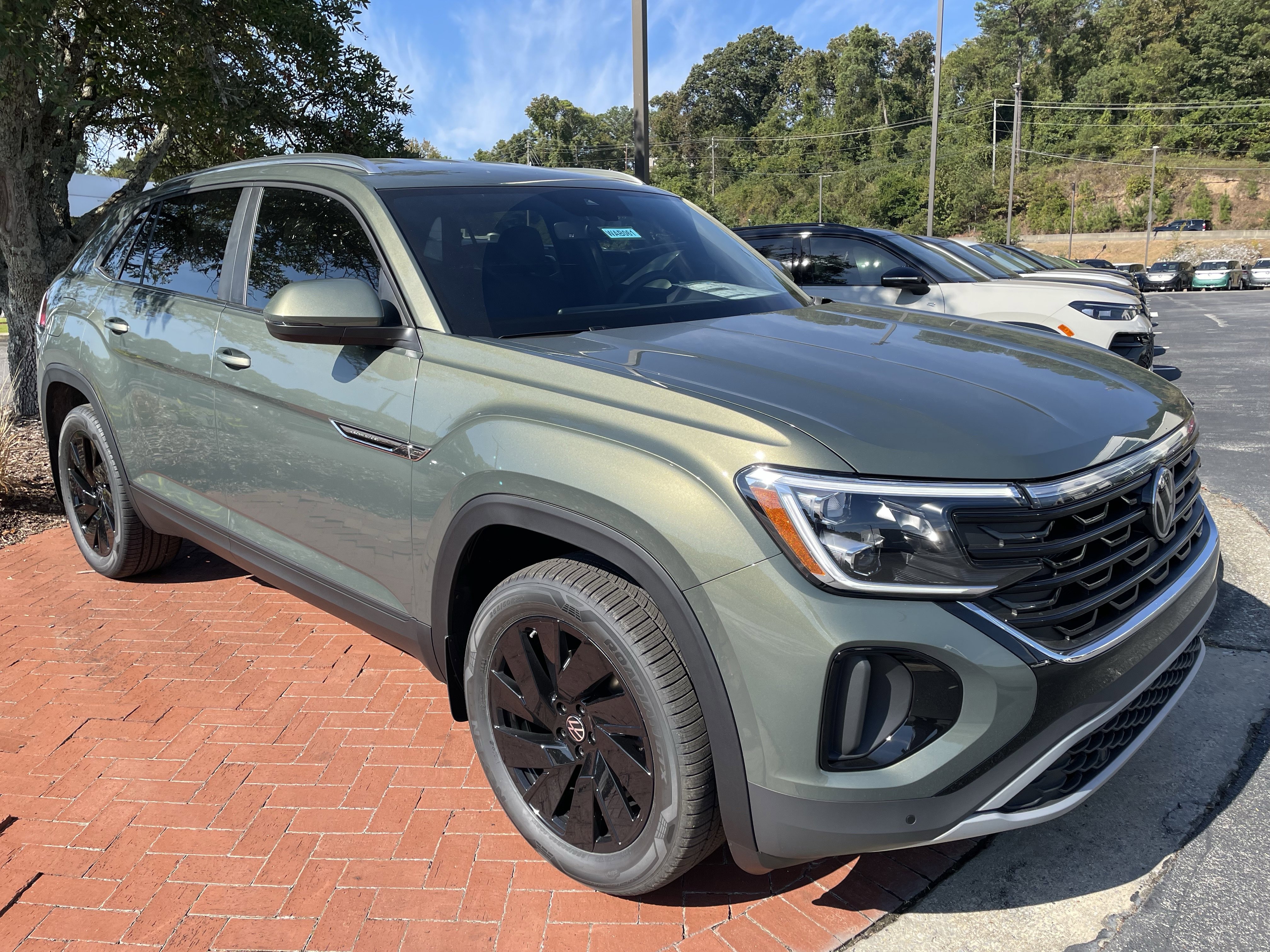 New 2026 Volkswagen Atlas Cross Sport SE image 3