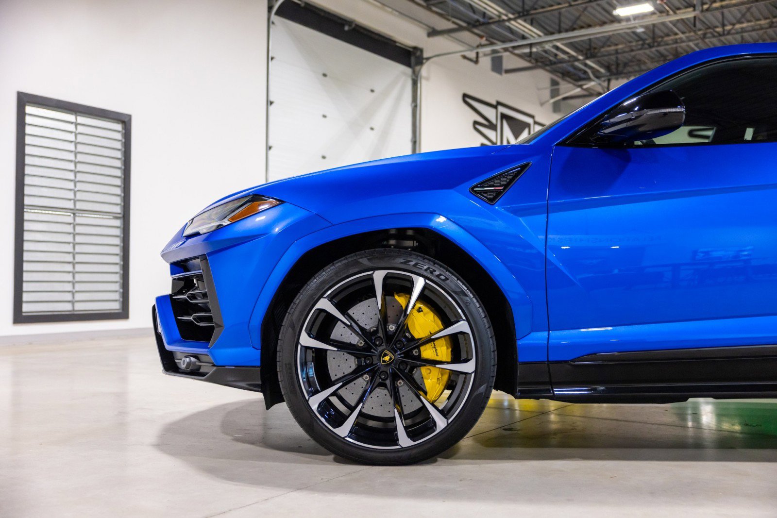 Used 2022 Lamborghini Urus image 18