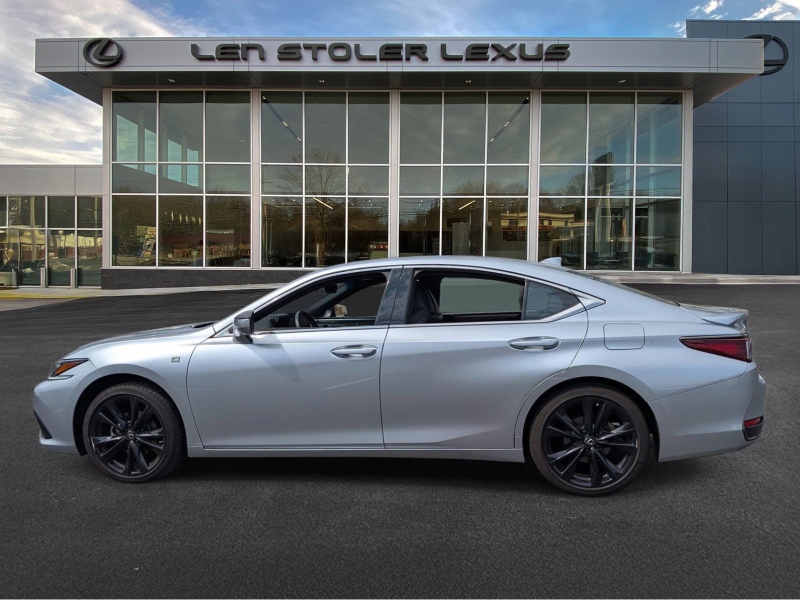 Certified 2024 Lexus ES 300h F Sport FWD image 6