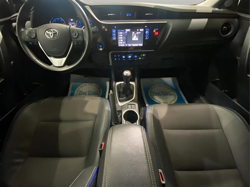 Used 2018 Toyota Corolla SE w/ Carpet Mat Package (TMS) FWD image 12