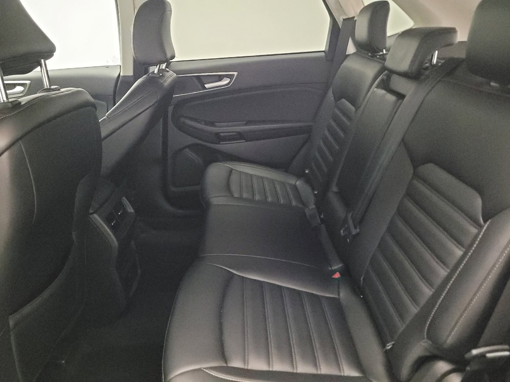 Used 2024 Ford Edge SEL image 18