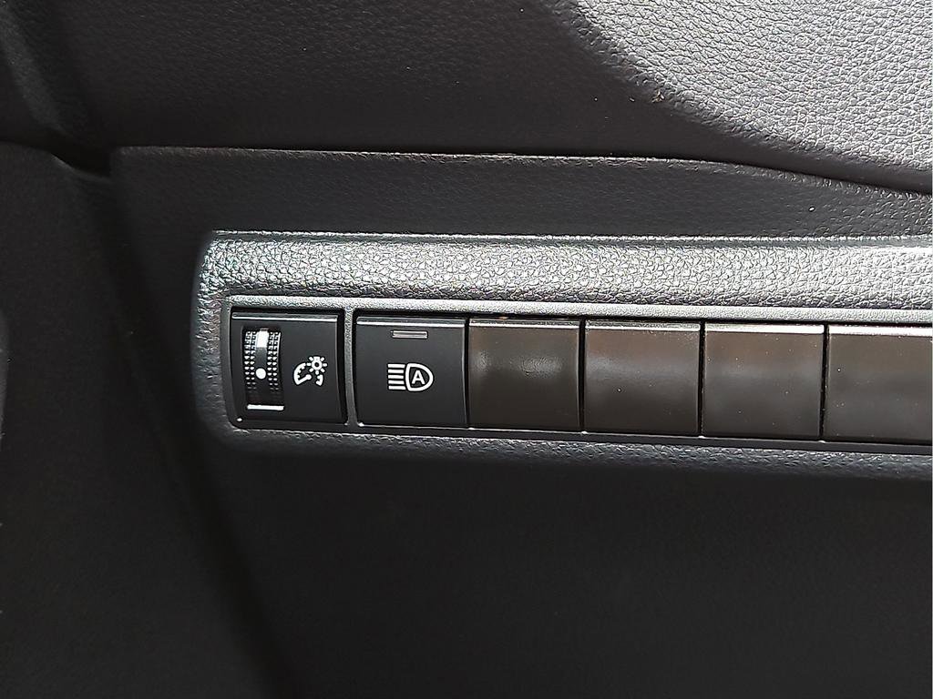 Used 2024 Toyota Corolla LE image 15