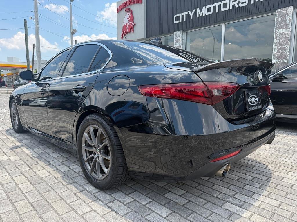 Used 2018 Alfa Romeo Giulia RWD image 6