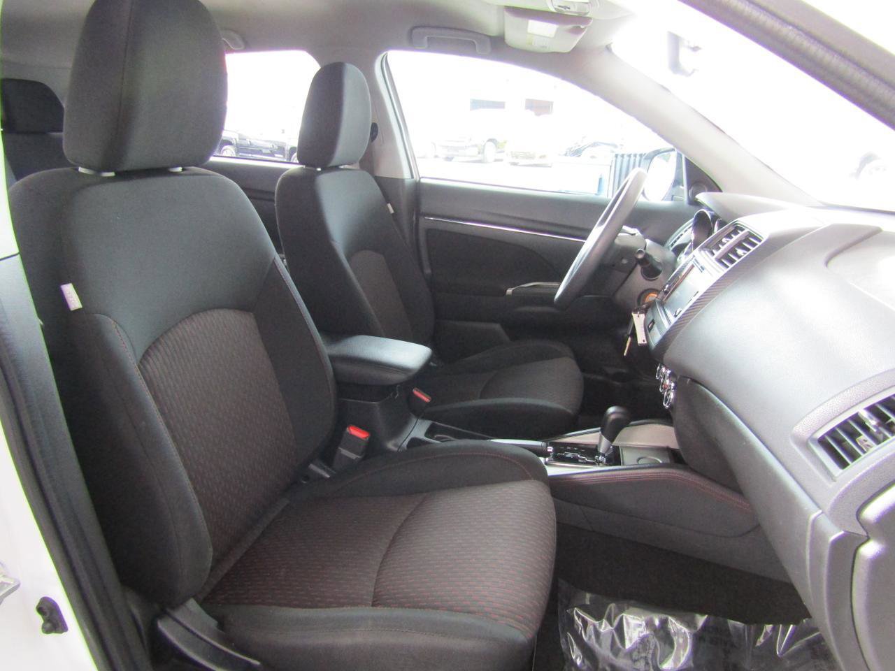 Used 2018 Mitsubishi Outlander Sport ES FWD image 11