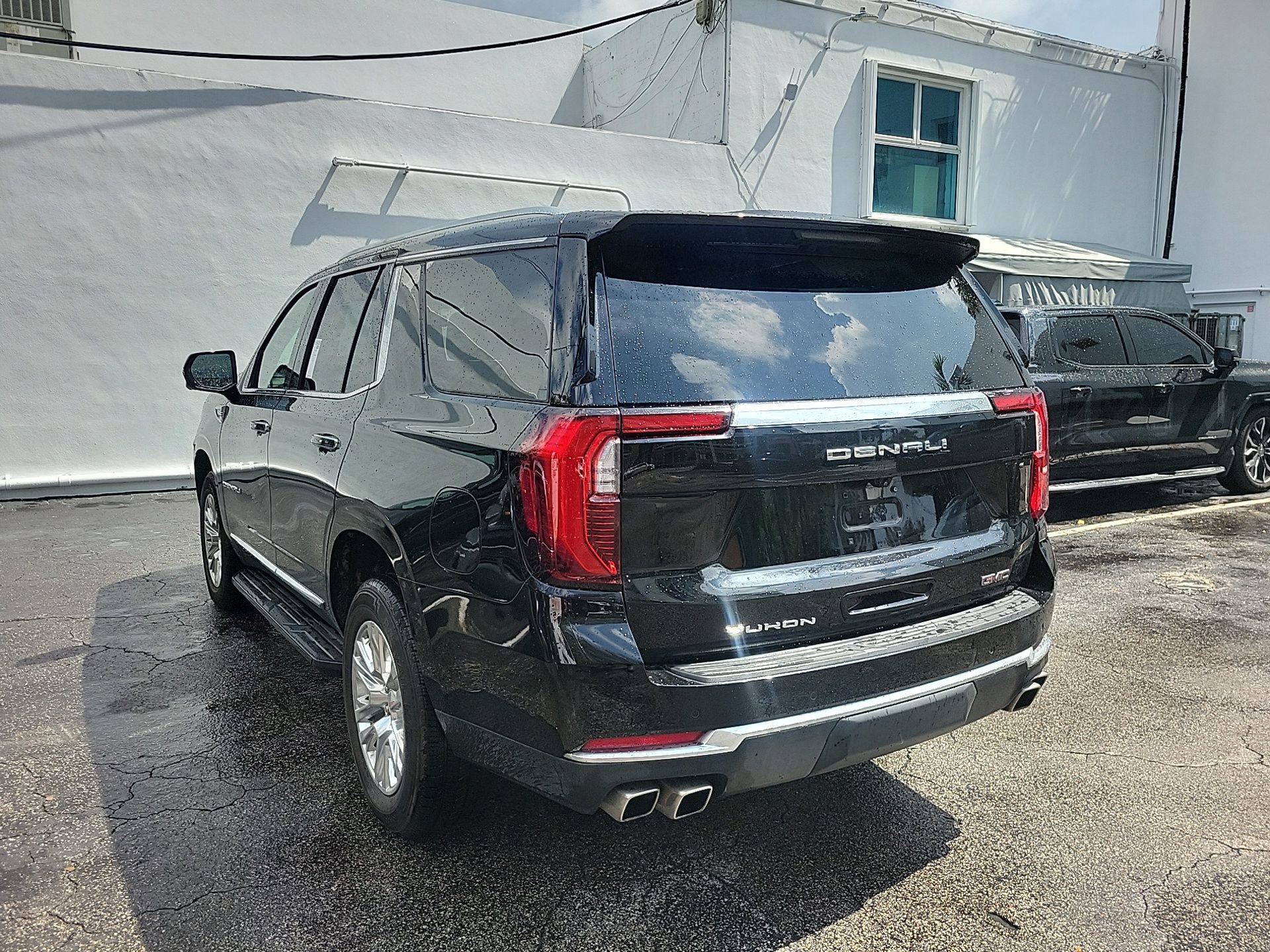 Used 2025 GMC Yukon Denali AWD/4WD image 14