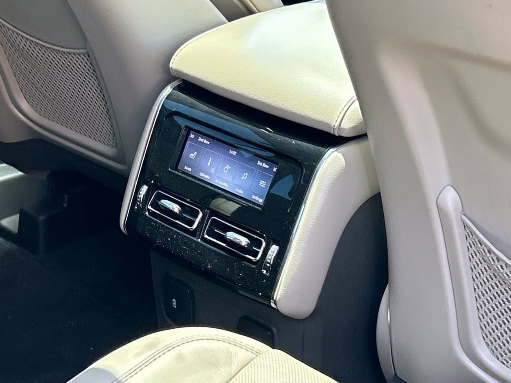 Used 2023 Lincoln Aviator Reserve w/ Equipment Group 201A AWD/4WD image 45
