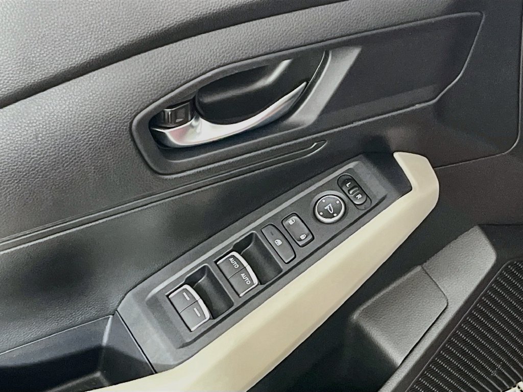 Used 2025 Honda Accord LX image 14