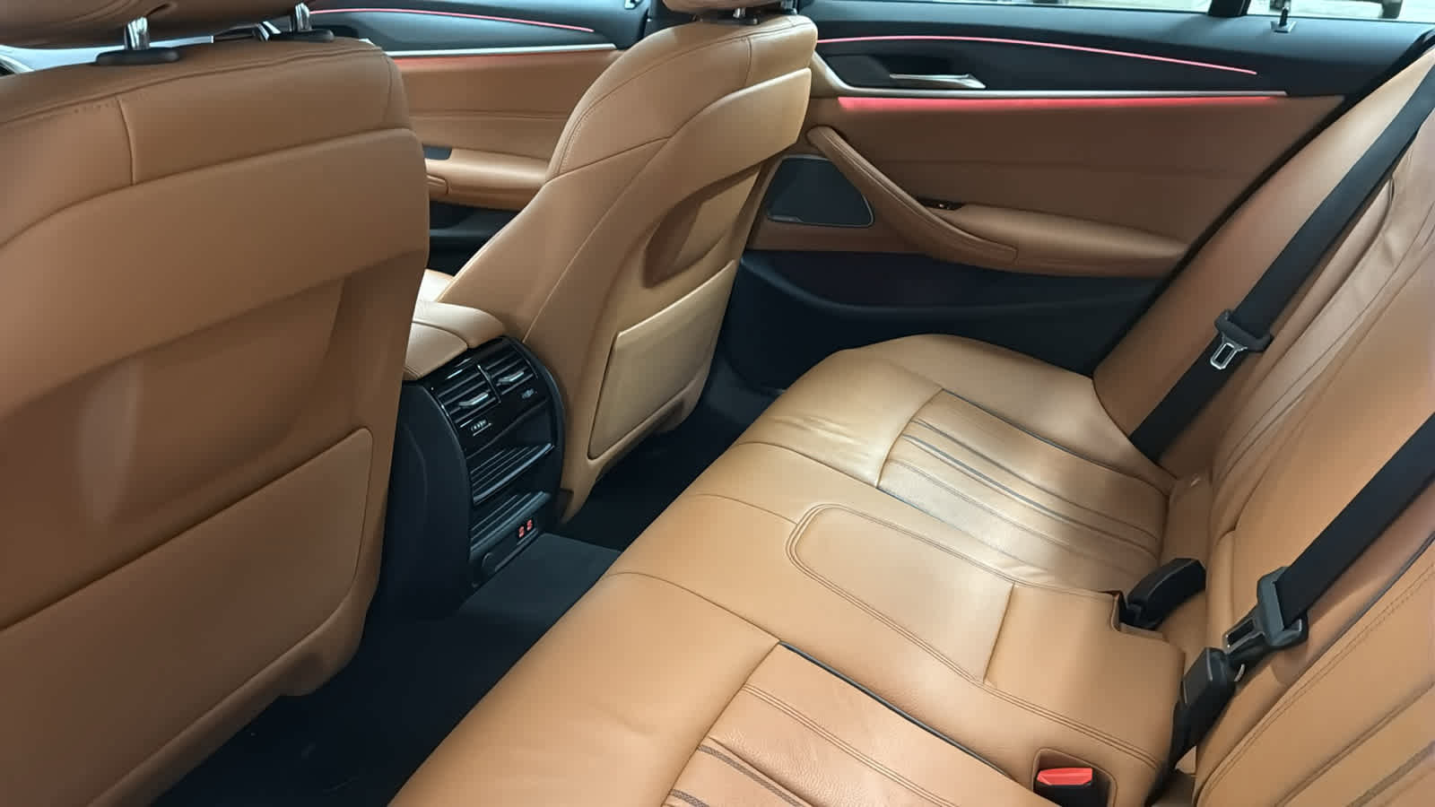 Used 2021 BMW 530i xDrive w/ M Sport Package AWD/4WD image 30