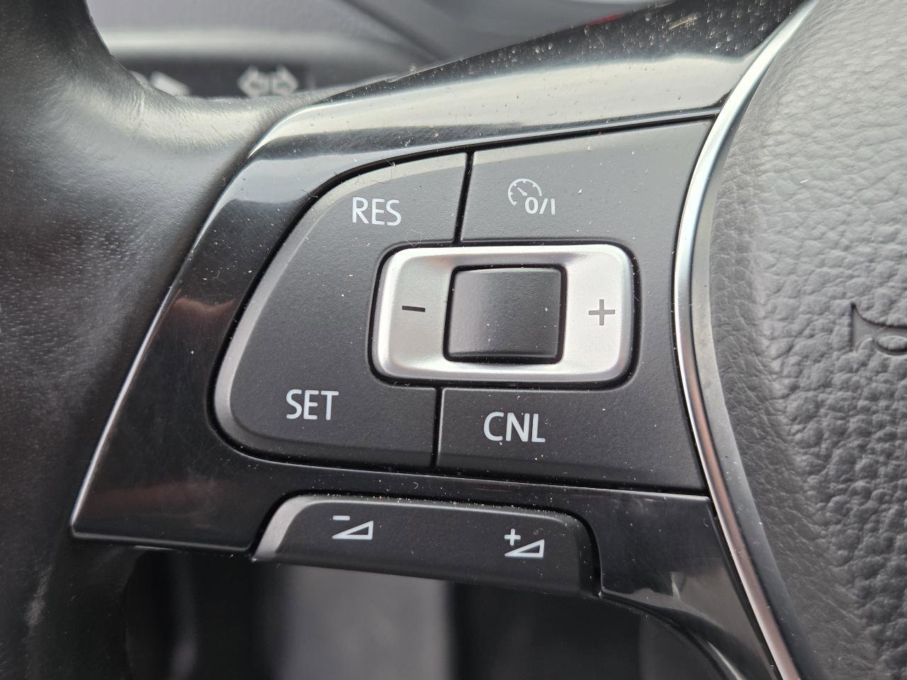 Used 2017 Volkswagen Jetta SE image 25