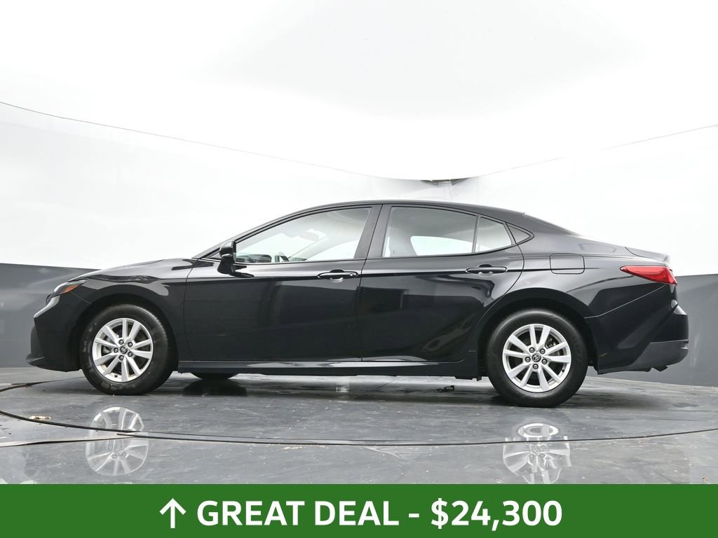 Used 2025 Toyota Camry LE image 46
