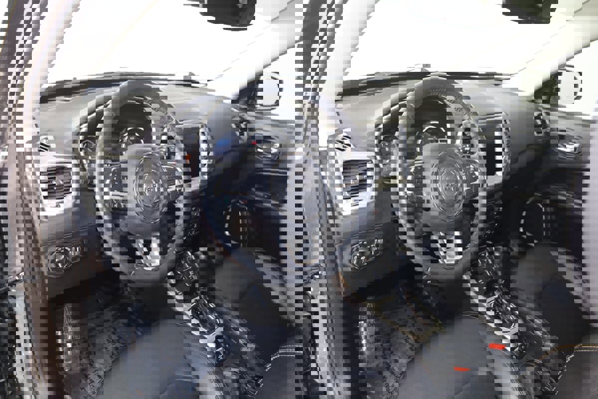 Used 2018 Jeep Compass Latitude w/ Popular Equipment Group image 22