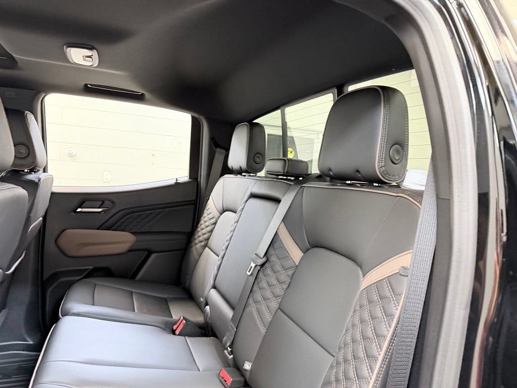 New 2026 GMC Canyon Denali w/ LPO, Denali Black Edition AWD/4WD image 22