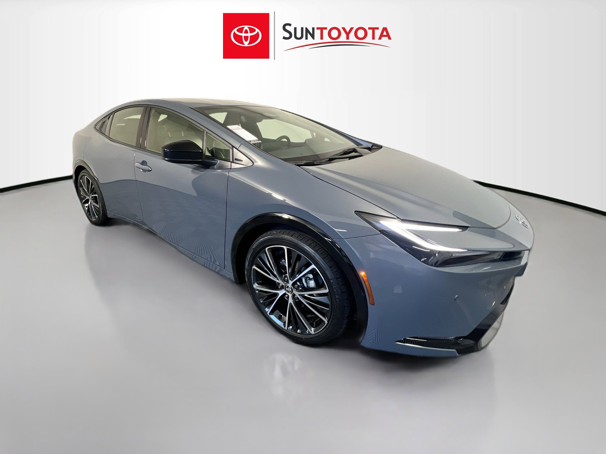 Used 2026 Toyota Prius XLE image 1