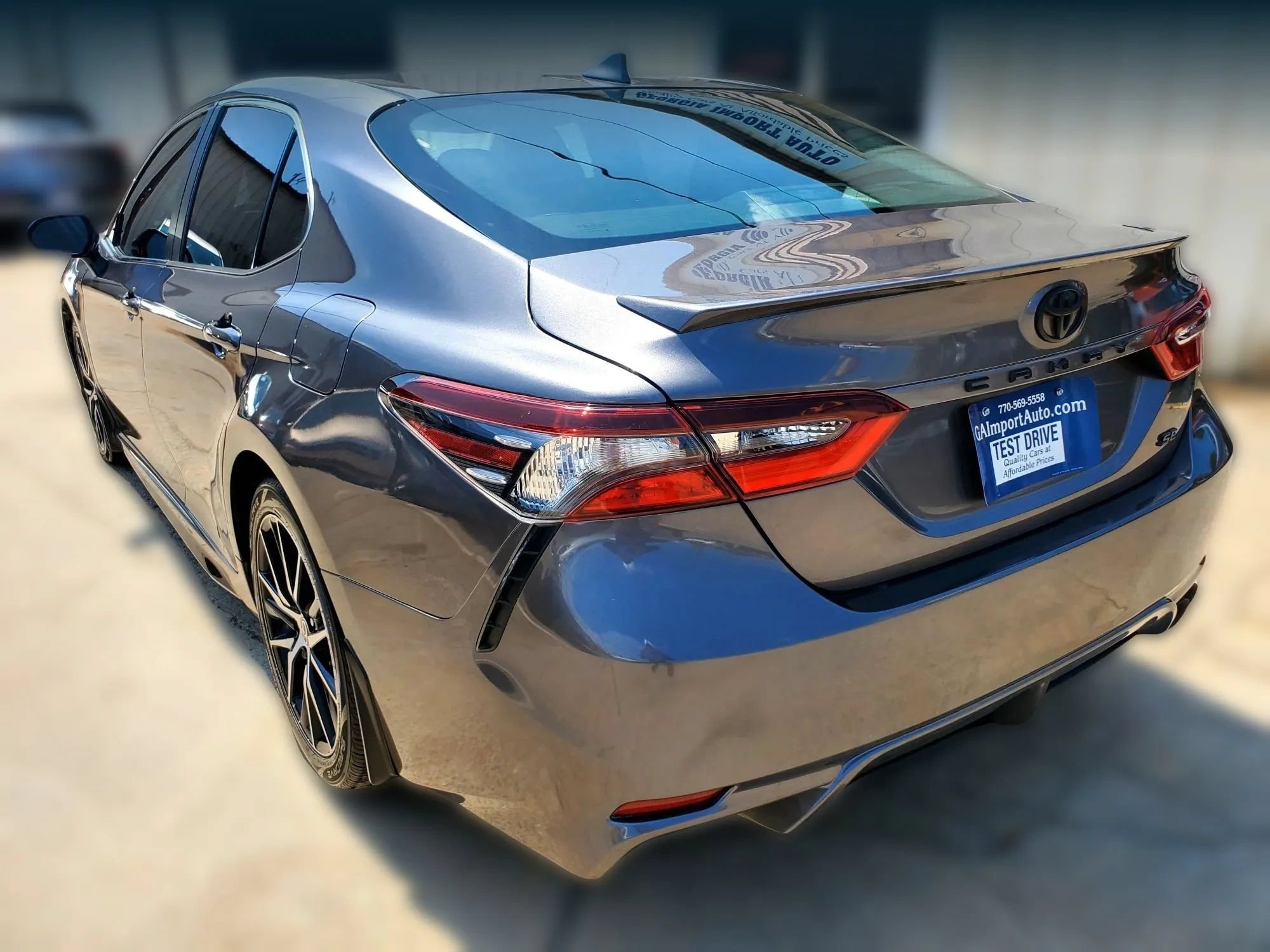 Used 2022 Toyota Camry SE FWD image 9