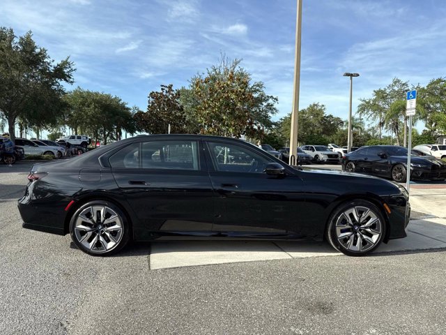 New 2025 BMW 750e xDrive w/ Premium Package image 2