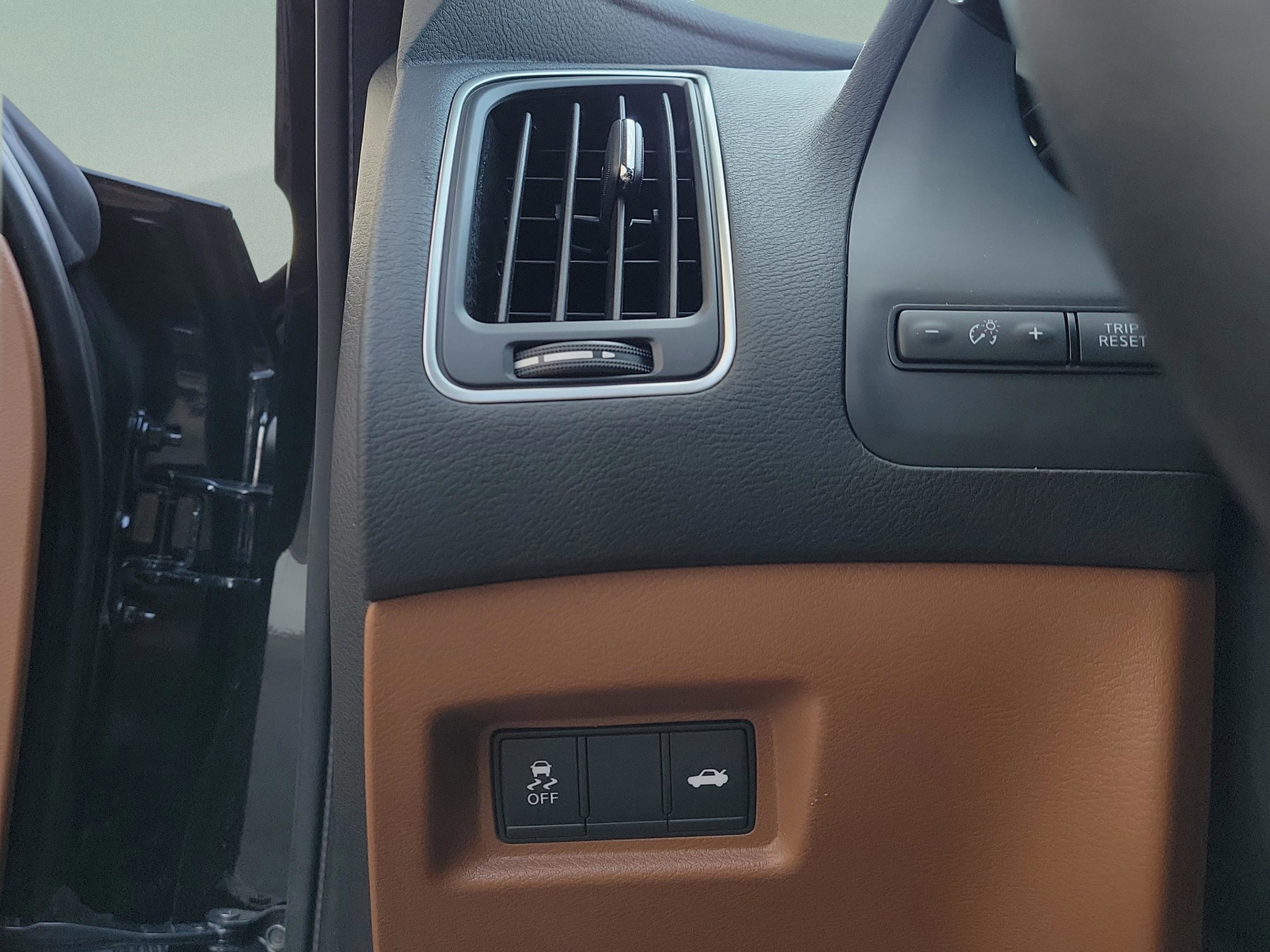 Certified 2023 INFINITI Q50 Luxe w/ Cargo Package image 18