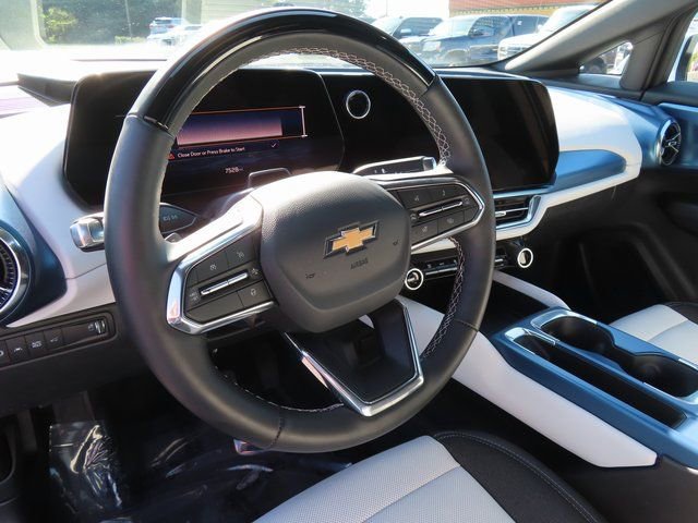 Used 2025 Chevrolet Equinox EV LT w/ Convenience Package II FWD image 13