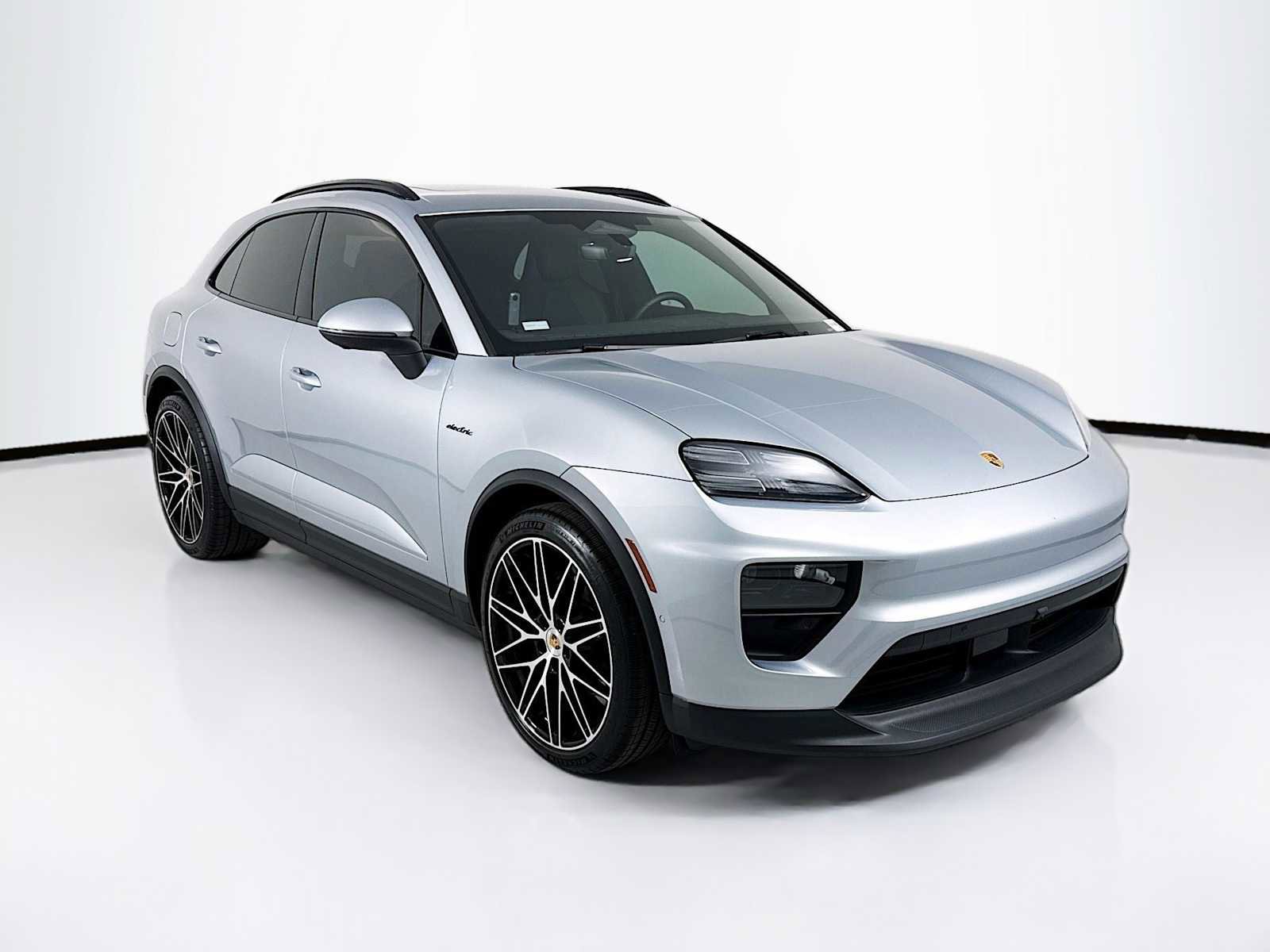 Certified 2025 Porsche Macan Electric image 7