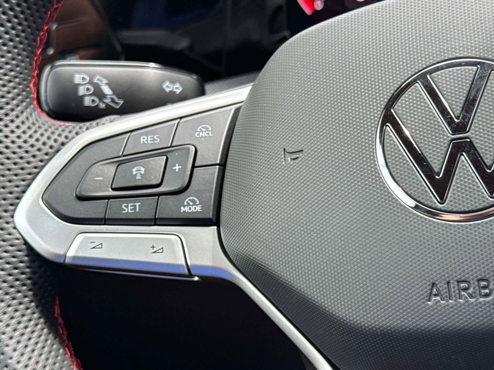 New 2025 Volkswagen GTI SE image 9