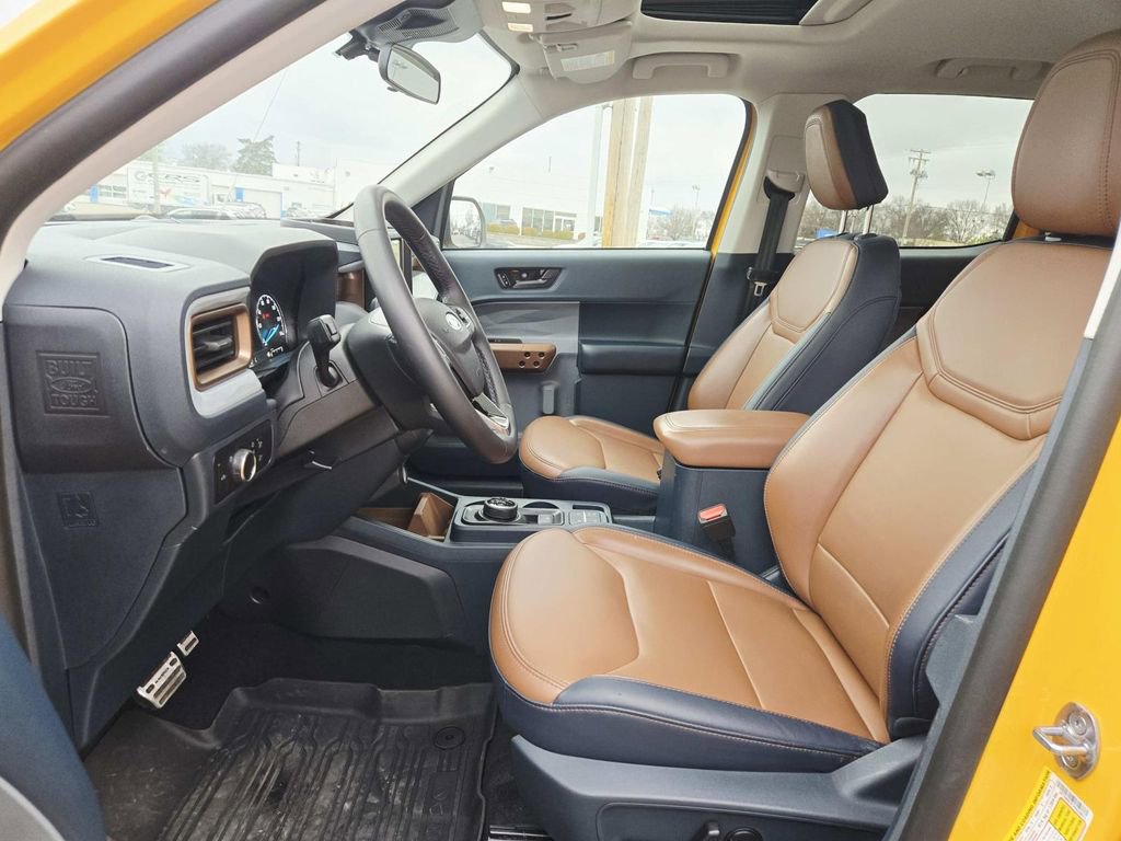 Used 2023 Ford Maverick Lariat w/ Lariat Luxury Package image 12