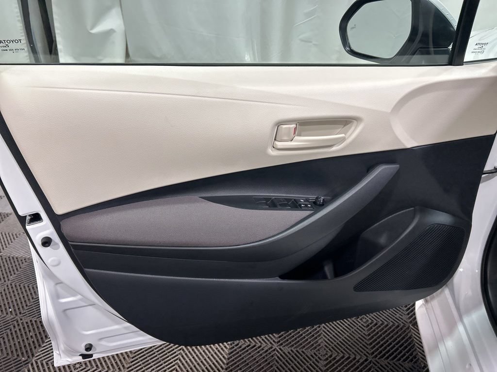 Used 2026 Toyota Corolla LE FWD image 18