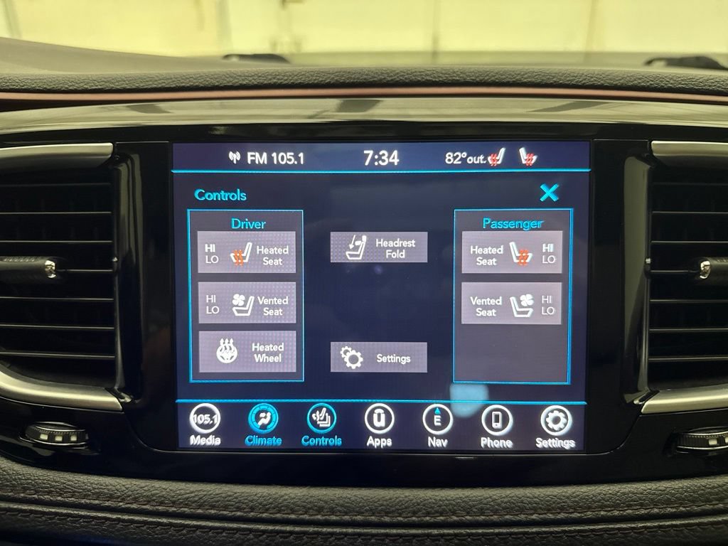 Used 2020 Chrysler Pacifica Limited FWD image 29