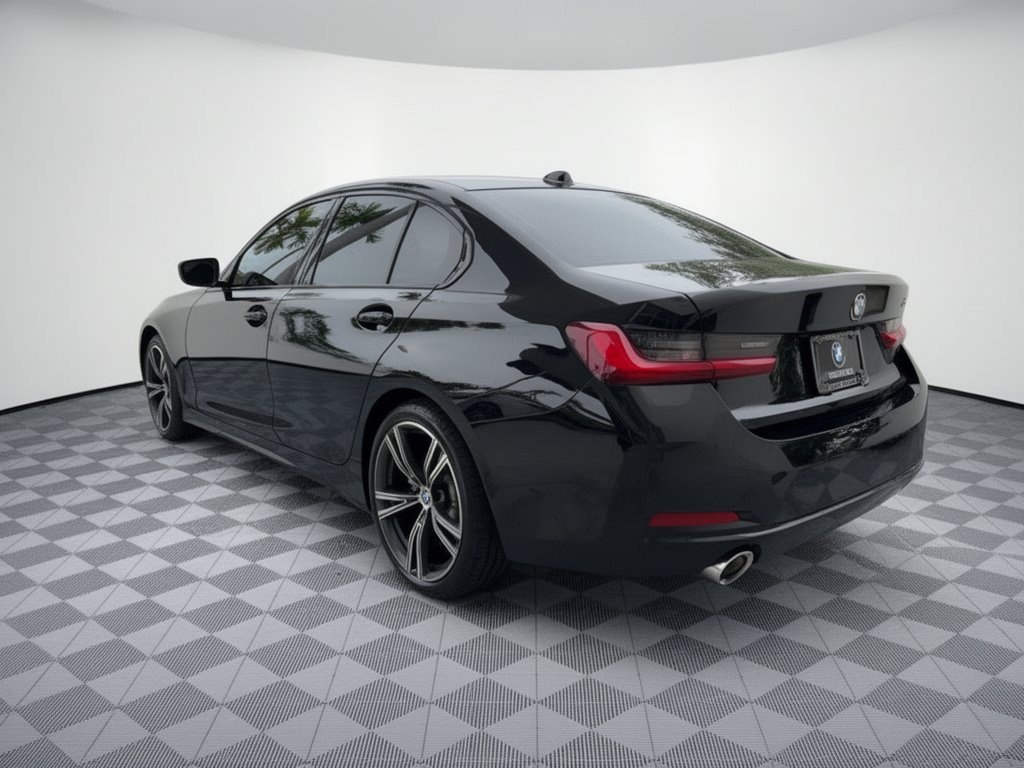 Used 2023 BMW 330i Sedan w/ Convenience Package RWD image 3