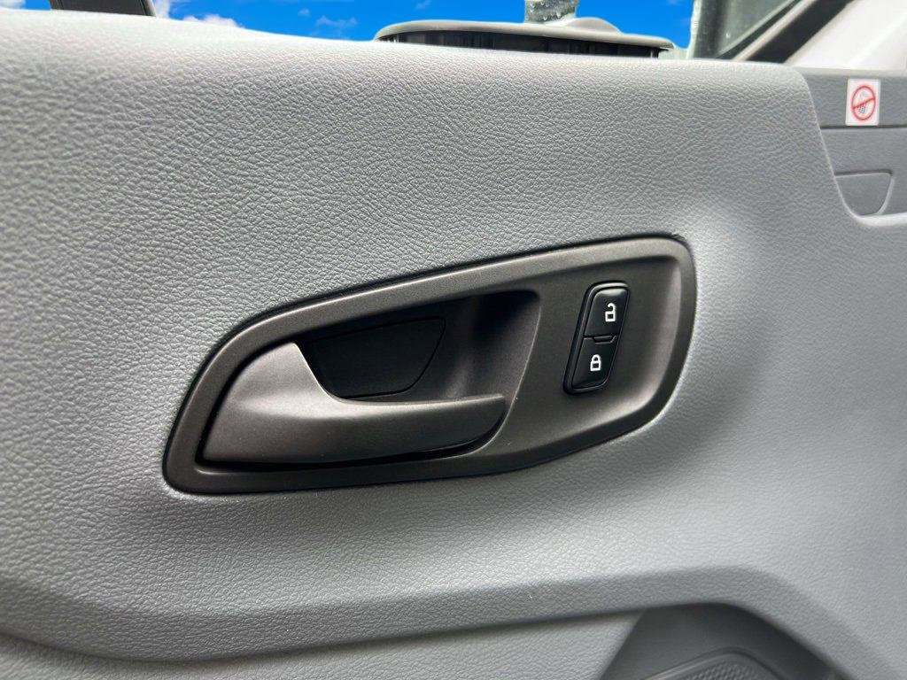 Used 2019 Ford Transit 350 XLT image 11