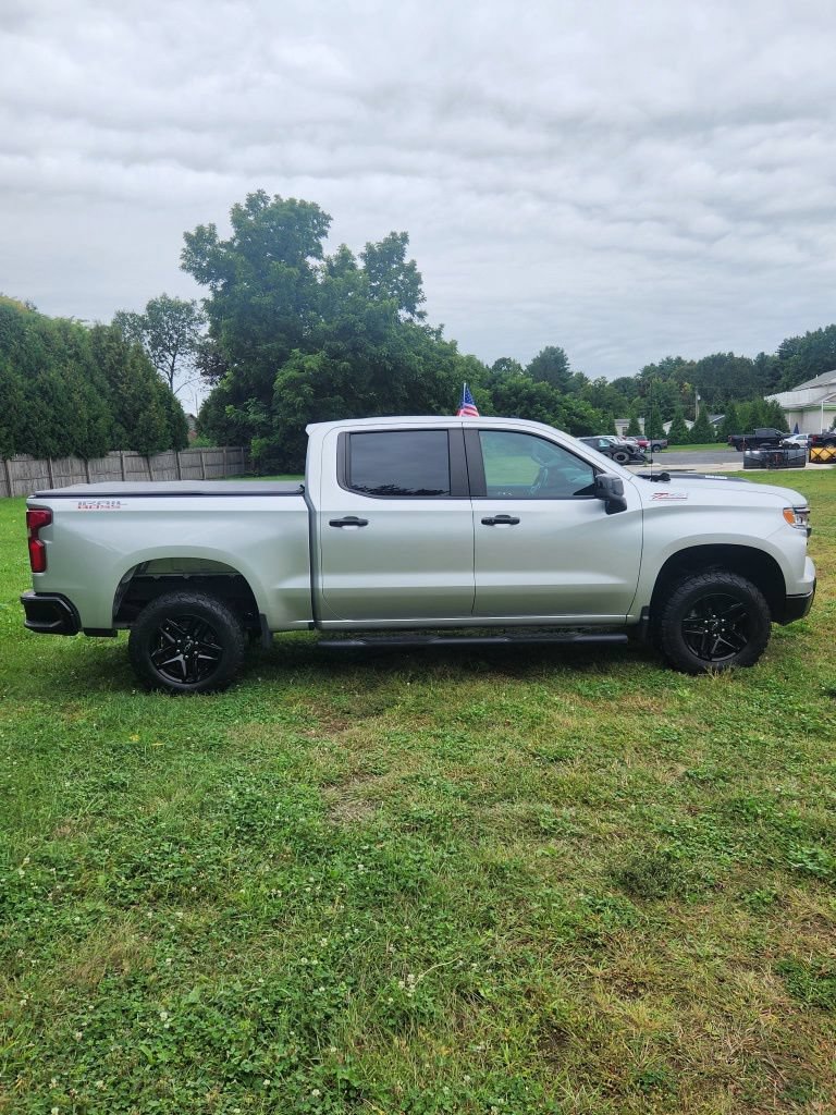 Used 2022 Chevrolet Silverado 1500 LT Trail Boss w/ LPO, Dark Essentials Package AWD/4WD image 7