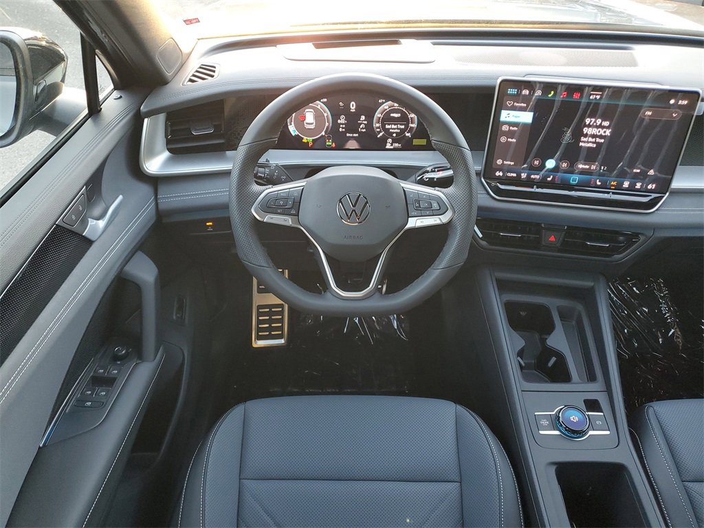 New 2026 Volkswagen Tiguan SE R-Line image 16